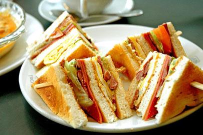 club sandwich me kotopoulo2